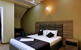 Hotel & Banquet Hall Sv Airport Parkway